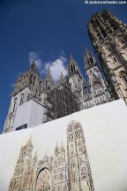 Titre: Performance sur le parvis de la cathdrale de Rouen. Auteur: 